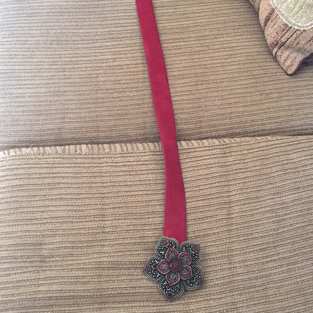 Leather Belt w/heavy ornate buckle...Express